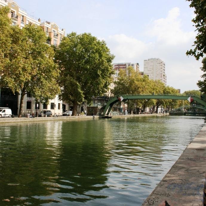 An unusual cruise in Paris on the Canal Saint Martin 