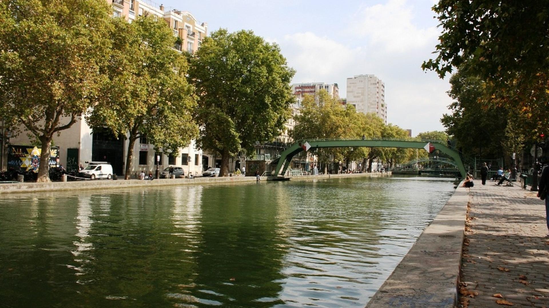 An unusual cruise in Paris on the Canal Saint Martin 