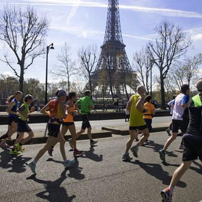 This way for the Paris Marathon