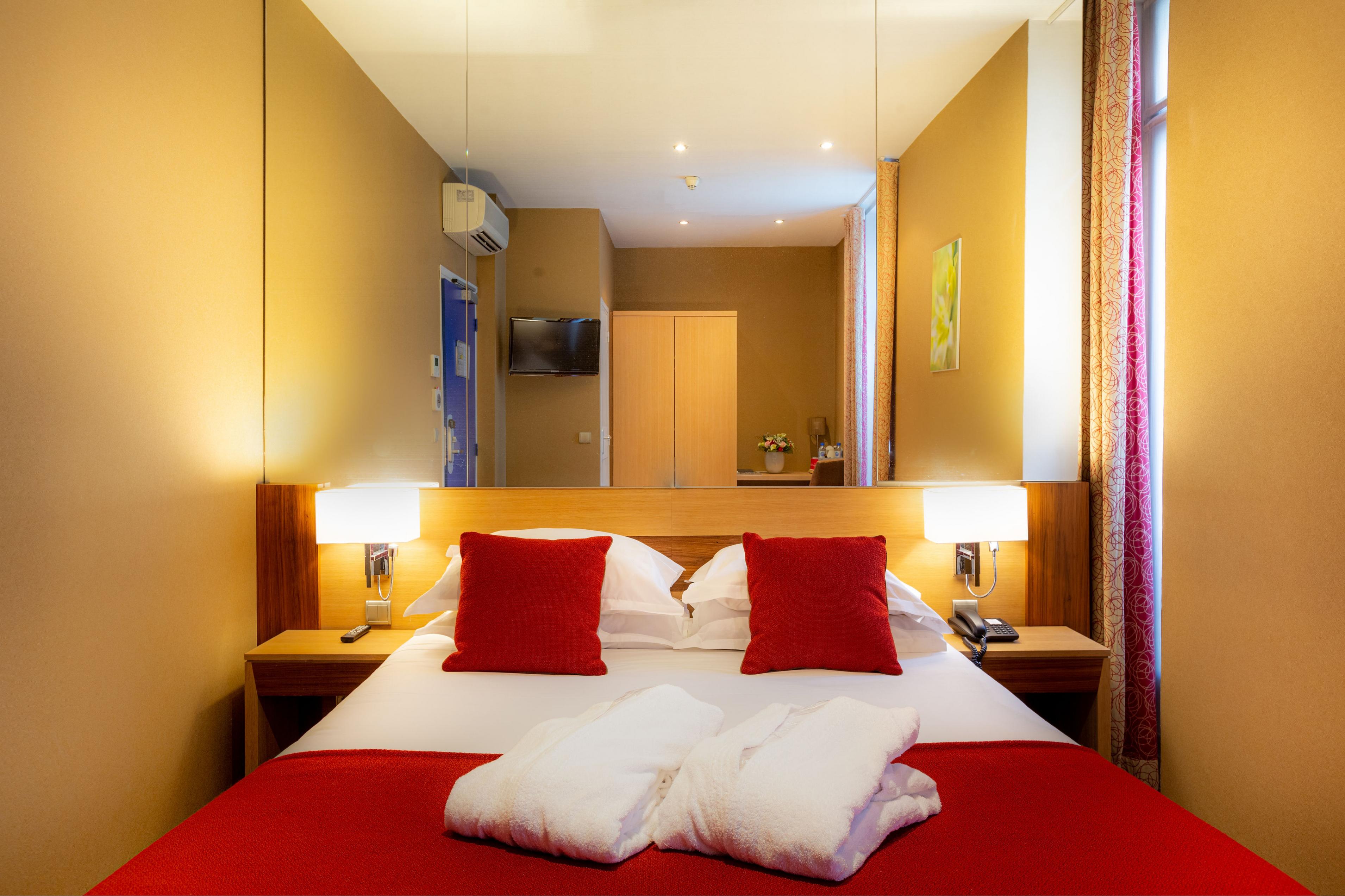 Hôtel Pavillon Bastille - room